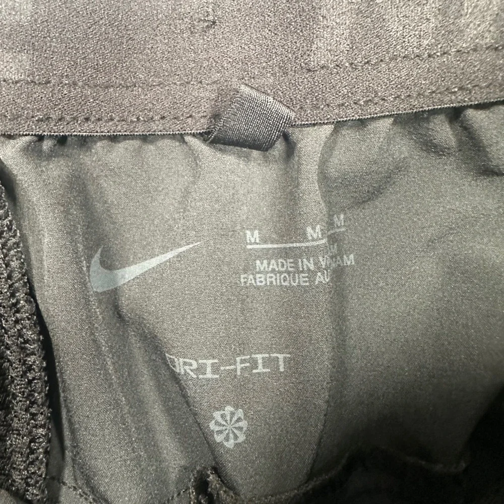 Nike Dri-FIT Challenger Pants Mens Medium Tapered Running Black FB7548-010